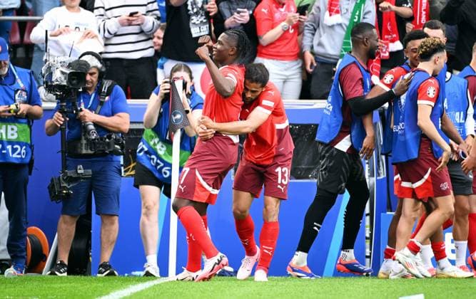 Fussball, Europameisterschaft, EURO 2024, Gruppe A, Rhein-Energie Stadion Köln: Ungarn - Schweiz 3:1; Jubel Breel Embolo (SUI) nach seinem Tor zum 1:3. Jubel, Freude, Aktion.
