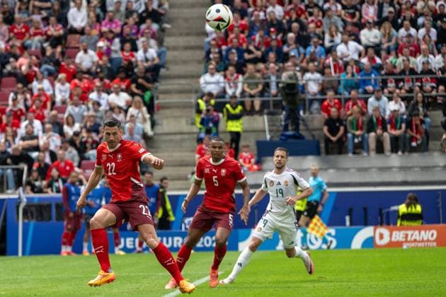 GER, EURO 2024, Group A, Ungarn (HUN) vs Schweiz (SUI) 15.06.2024, Cologne Stadium, Koeln, GER, EURO 2024, Group A, Ungarn (HUN) vs Schweiz (SUI) Im Bild: Fabian Schär (Schweiz SUI, 22) starke Abwehr, Einzelaktion, Ganzkörper Ganzkoerper; Freisteller, Einzelbild, Aktion, Action, Spielszene; Gestik, Mimik, Emotionen;