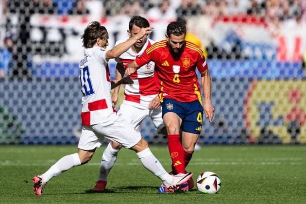 Sport Bilder des Tages 240615 Luka Modric of Croatia and Nacho of Spain during the UEFA EURO, EM, Europameisterschaft,Fussball 2024 Football Championship match between Spain and Croatia on June 15, 2024 in Berlin. Photo: Mathias Bergeld BILDBYRAN kod MB MB0935 fotboll football soccer fotball fotbolls-em europamästerskap em uefa euro uefa european football championship euro 2024 spanien spain kroatien croatia bbeng Copyright: MATHIASxBERGELD BB240615MB032