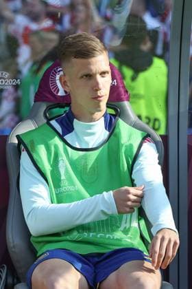 15.06.2024, xtgx, Fussball EM 2024, Spanien - Kroatien emspor, v.l. Dani Olmo (Spanien, 10) als Ersatzspieler (DFL DFB REGULATIONS PROHIBIT ANY USE OF PHOTOGRAPHS as IMAGE SEQUENCES and or QUASI-VIDEO) Berlin