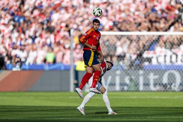 240615 Josip Sutalo of Croatia and Alvaro Morata of Spain during the UEFA EURO, EM, Europameisterschaft,Fussball 2024 Football Championship match between Spain and Croatia on June 15, 2024 in Berlin. Photo: Mathias Bergeld BILDBYRAN kod MB MB0935 fotboll football soccer fotball fotbolls-em europamästerskap em uefa euro uefa european football championship euro 2024 spanien spain kroatien croatia bbeng Copyright: MATHIASxBERGELD BB240615MB046