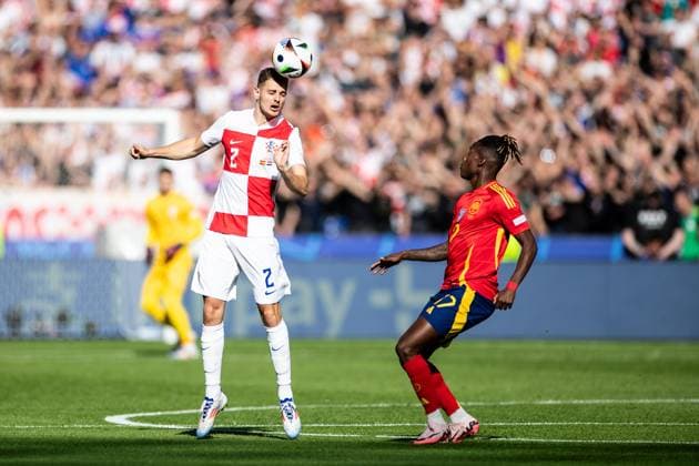 UEFA EURO, EM, Europameisterschaft,Fussball 2024: Spanien - Kroatien; 15.06.2024 Josip Stanisic (Kroatien, 2), Nico Williams (Spanien, 17) UEFA EURO 2024: Spanien - Kroatien; Olympiastadion, Berlin; 15.06.2024 Copyright: xBEAUTIFULxSPORTS Buriakovx