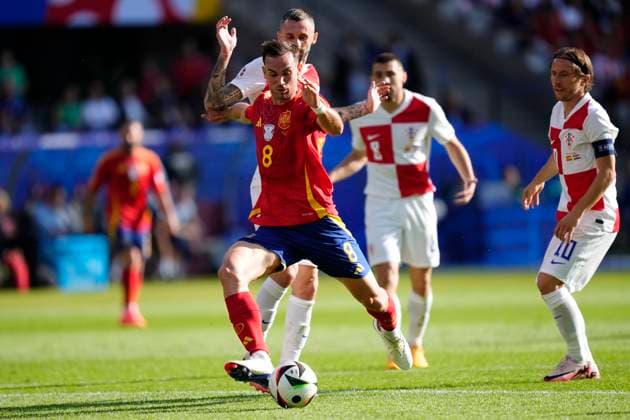 Spain v Croatia: Group B - UEFA EURO, EM, Europameisterschaft,Fussball 2024 Fabian Ruiz central midfield of Spain and Paris Saint-Germain shooting to goal during the UEFA EURO 2024 group stage match between Spain and Croatia at Olympiastadion on June 15, 2024 in Berlin, Germany. Berlin Germany  Copyright: xJosexBretonx originalFilename:breton-spainvcr240615_npM2Z.jpg