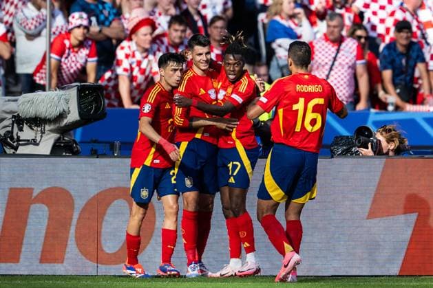 240615 Pedri, Alvaro Morata, Nicholas Williams and Rodrigo Hernandez of Spain celebrate after 1-0 during the UEFA EURO, EM, Europameisterschaft,Fussball 2024 Football Championship match between Spain and Croatia on June 15, 2024 in Berlin. Photo: Mathias Bergeld BILDBYRAN kod MB MB0935 fotboll football soccer fotball fotbolls-em europamästerskap em uefa euro uefa european football championship euro 2024 spanien spain kroatien croatia bbeng jubel Copyright: MATHIASxBERGELD BB240615MB058