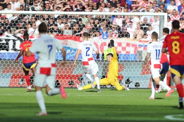 15.06.2024, xtgx, Fussball EM 2024, Spanien - Kroatien emspor, v.l. Tor zum 1:0 durch Alvaro Morata (Spanien, 7) (DFL DFB REGULATIONS PROHIBIT ANY USE OF PHOTOGRAPHS as IMAGE SEQUENCES and or QUASI-VIDEO) Berlin