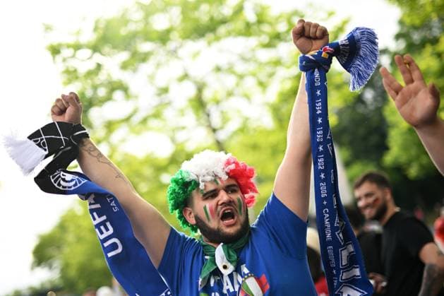 Fußball EURO 2024 Italy - Albania 8708202 15.06.2024 An Italy s fan waits before the UEFA EURO, EM, Europameisterschaft,Fussball 2024 Group B soccer match between Italy and Albania outside the BVB Stadion Dortmund, in Dortmund, Germany. Alexey Filippov Sputnik Dortmund Germany  Copyright: xAlexeyxFilippovx