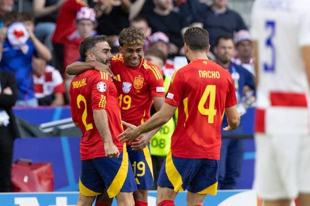 Players of Spain celebrate after goal scored by Dani Carvajal during UEFA EURO, EM, Europameisterschaft,Fussball 2024 game between national teams of Spain and Croatia at Olympiastadion, Berlin, Germany (Maciej Rogowski) Berlin Olympiastadion Germany Copyright: xMaciejxRogowskix spaincroatia-32