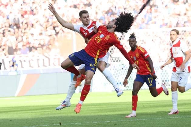DEU, GER, Euro-2024, Group B, ESP vs. CRO, 15.06.2024, Berliner Olympiastadion, Berlin, DEU, GER, Euro-2024, Group B, ESP vs. CRO, im Bild Marc Cucurella (Spanien 24), Josip Stanisic (Kroatien 2) Foto: Juergen Engler nordphoto GmbH