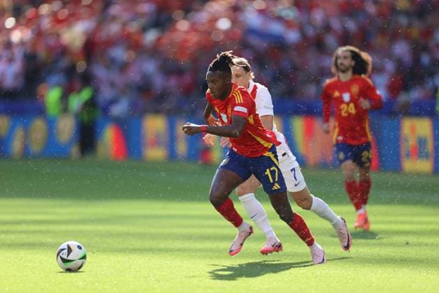Spain v Croatia: Group B - UEFA EURO, EM, Europameisterschaft,Fussball 2024. Nico Williams of Spain is in action during the UEFA EURO 2024 group stage match between Spain and Croatia at Olympiastadion Berlin in Berlin, Germany, on June 15, 2024. Berlin Germany  Copyright: xMohamadxHosainix originalFilename:amirhosseini-spainvcr240615_npcQp.jpg
