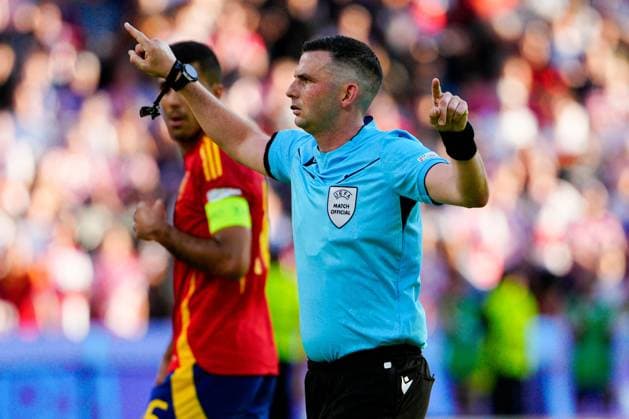 Referee Michael Oliver disallows the goal of Bruno Petkovic of Croatia after Ivan Perisic of Croatia is accused on encroachment during the penalty Spain v Croatia, UEFA European Championship, EM, Europameisterschaft 2024, Group B, Football, Olympiastadion, Berlin, Germany, 15 Jun 2024 EDITORIAL USE ONLY No use with unauthorised audio, video, data, fixture lists, club league logos or live services. Online in-match use limited to 120 images, no video emulation. No use in betting, games or single club league player publications. Copyright: xDavexShopland Shutterstockx 14539285ca
