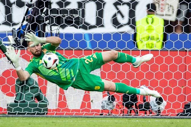 UEFA EURO, EM, Europameisterschaft,Fussball 2024: Spanien - Kroatien; 15.06.2024 Unai Simon (Spanien, 23), beim Elfmeter. UEFA EURO 2024: Spanien - Kroatien; Olympiastadion, Berlin; 15.06.2024 Copyright: xBEAUTIFULxSPORTS Buriakovx