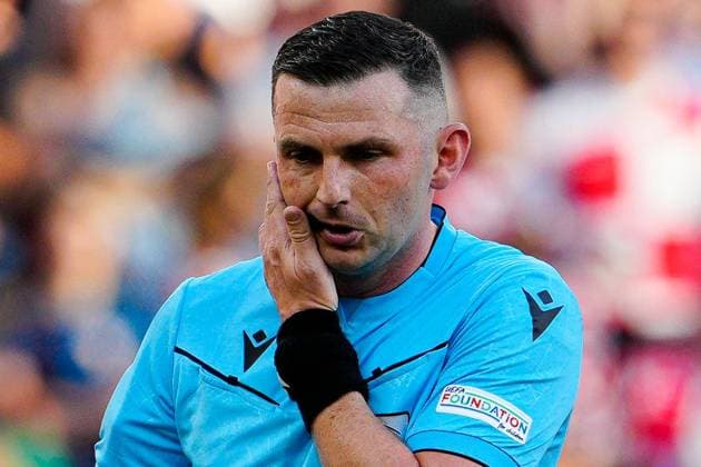 Referee Michael Oliver checks with VAR over the penalty incident Spain v Croatia, UEFA European Championship, EM, Europameisterschaft 2024, Group B, Football, Olympiastadion, Berlin, Germany, 15 Jun 2024 EDITORIAL USE ONLY No use with unauthorised audio, video, data, fixture lists, club league logos or live services. Online in-match use limited to 120 images, no video emulation. No use in betting, games or single club league player publications. Copyright: xDavexShopland Shutterstockx 14539285cv