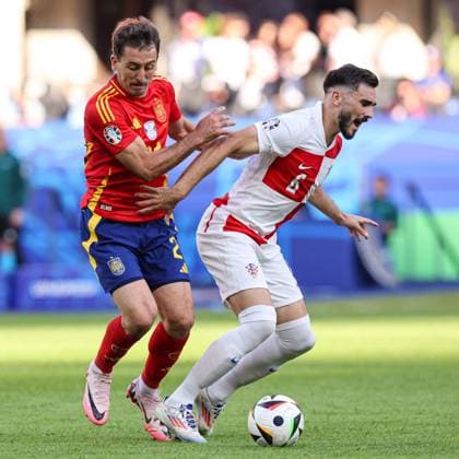 2024-06-15 Spain v Croatia - Group B - UEFA EURO, EM, Europameisterschaft,Fussball 2024 BERLIN, GERMANY - JUNE 15: Mikel Oyarzabal of Spain, Josip Sutalo of Croatia battle for the ball during the Group B - UEFA EURO 2024 match between Spain and Croatia at Olympiastadion on June 15, 2024 in Berlin, Germany. (Photo by Peter Lous BSR Agency) Berlin Germany Content not available for redistribution in The Netherlands directly or indirectly through any third parties. Copyright: xBSRxAgencyx