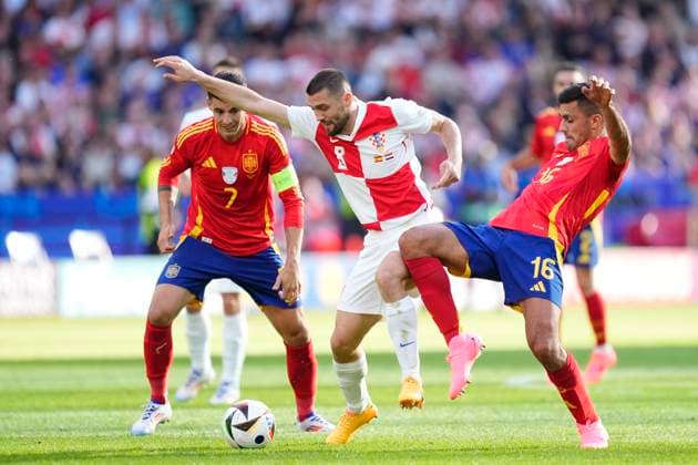 Spain v Croatia: Group B - UEFA EURO, EM, Europameisterschaft,Fussball 2024 Rodrigo Hernandez defensive midfield of Spain and Manchester City and Mateo Kovacic central midfield of Croatia and Manchester City compete for the ball during the UEFA EURO 2024 group stage match between Spain and Croatia at Olympiastadion on June 15, 2024 in Berlin, Germany. Berlin Germany  Copyright: xJosexBretonx originalFilename:breton-spainvcr240615_npMF3.jpg