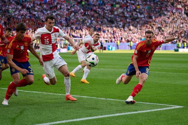 Ante Budimir (Kroatien Nationalmannschaft Euro 2024, 16), Fabian Ruiz (Spanien Nationalmannschaft Euro 2024, 08), GER, UEFA EURO, EM, Europameisterschaft,Fussball 2024, Fussball Herren, UEFA EM 2024 Matchtag 1, Gruppe B, Spanien vs. Kroatien, 15.06.2024. GER, UEFA Euro 2024, Fussball Herren, UEFA EM 2024 Matchtag 1, Gruppe B, Spanien vs. Kroatien, 15.06.2024. Berlin Copyright: xEibner-Pressefotox xClaudiusxRauchx EP_CRH