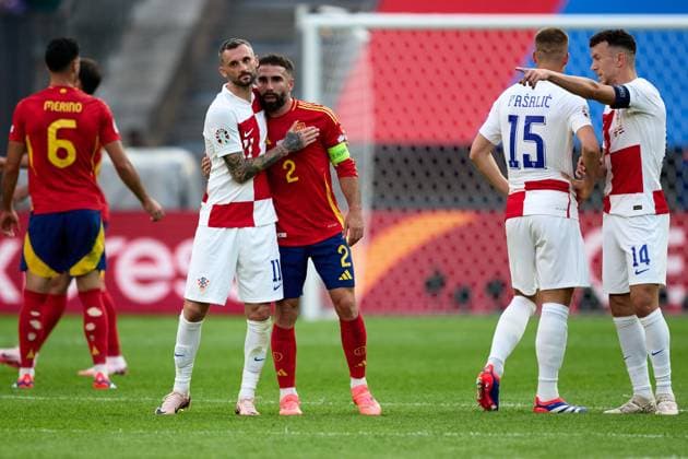 Marcelo Brozovic (Kroatien Nationalmannschaft Euro 2024, 11), Dani Carvajal (Spanien Nationalmannschaft Euro 2024, 02), GER, UEFA EURO, EM, Europameisterschaft,Fussball 2024, Fussball Herren, UEFA EM 2024 Matchtag 1, Gruppe B, Spanien vs. Kroatien, 15.06.2024. GER, UEFA Euro 2024, Fussball Herren, UEFA EM 2024 Matchtag 1, Gruppe B, Spanien vs. Kroatien, 15.06.2024. Berlin Copyright: xEibner-Pressefotox xClaudiusxRauchx EP_CRH