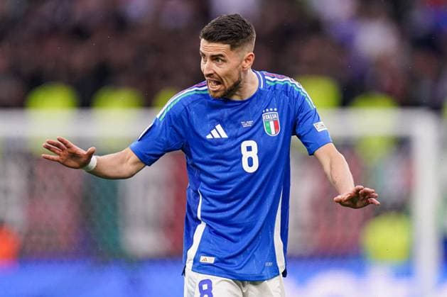 2024-06-15 Italy v Albania - Group B - UEFA EURO, EM, Europameisterschaft,Fussball 2024 DORTMUND, GERMANY - JUNE 15: Jorge Luiz Frello Filho of Italy looks up during the Group B - UEFA EURO 2024 match between Italy and Albania at Signal Iduna Park on June 15, 2024 in Dortmund, Germany. (Photo by Joris Verwijst BSR Agency) Dortmund Germany Content not available for redistribution in The Netherlands directly or indirectly through any third parties. Copyright: xBSRxAgencyx