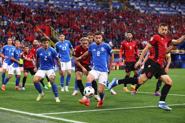 Italy v Albania 15 June 2024, Dortmund - UEFA EUROs - Group B - Italy v Albania - Jorginho of Italy clears the danger - Photo: Charlotte Wilson Offside. Dortmund Germany Copyright: xCharlottexWilsonx xOffsidexOffside