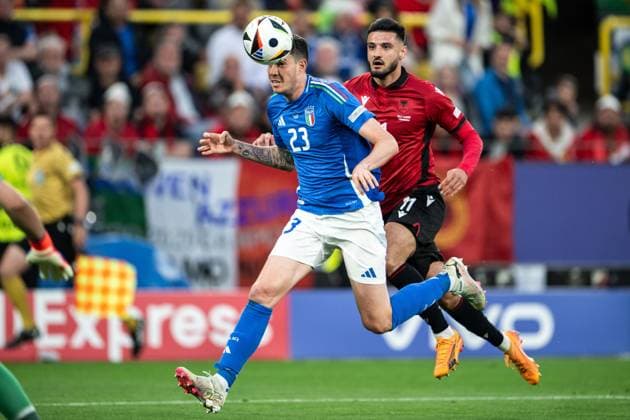 240615 Alessandro Bastoni of Italy and Armando Broja of Albania during the UEFA EURO, EM, Europameisterschaft,Fussball 2024 Football Championship match between Italy and Albania on June 15, 2024 in Dortmund. Photo: Jesper Zerman BILDBYRAN kod JZ JZ0538 fotboll football soccer fotball fotbolls-em europamästerskap em uefa euro uefa european football championship euro 2024 italy albanien albania bbeng Copyright: JESPERxZERMAN BB240615JZ065