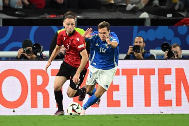 DORTMUND - (l-r) Mario Mitaj of Albania, Federico Chiesa of Italy during the UEFA EURO, EM, Europameisterschaft,Fussball 2024 group B match between Italy and Albania at Signal Iduna Park on June 15, 2024 in Dortmund, Germany. ANP Hollandse Hoogte UEFA EURO 2024 2024 xVIxANPxSportx xGerritxvanxKeulenxIVx 501176553 originalFilename: 501176553.jpg