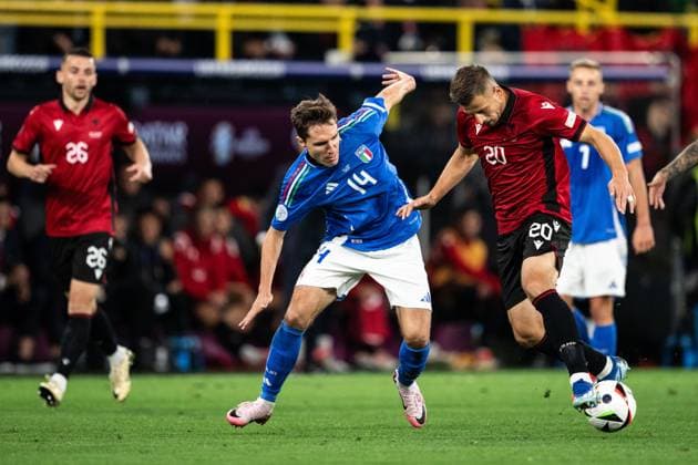 240615 Federico Chiesa of Italy and Ylber Ramadani of Albania during the UEFA EURO, EM, Europameisterschaft,Fussball 2024 Football Championship match between Italy and Albania on June 15, 2024 in Dortmund. Photo: Jesper Zerman BILDBYRAN kod JZ JZ0538 fotboll football soccer fotball fotbolls-em europamästerskap em uefa euro uefa european football championship euro 2024 italy albanien albania bbeng Copyright: JESPERxZERMAN BB240615JZ090