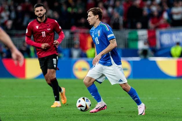 UEFA EURO, EM, Europameisterschaft,Fussball 2024: Gruppenspiel Italien - Albanien; 15.06.2024 Nicolo Barella (Italien, 18) am Ball UEFA EURO 2024: Gruppenspiel Italien - Albanien; BVB Stadion Dortmund, Dortmund am 15.06.2024 Copyright: xBEAUTIFULxSPORTS Meuselx