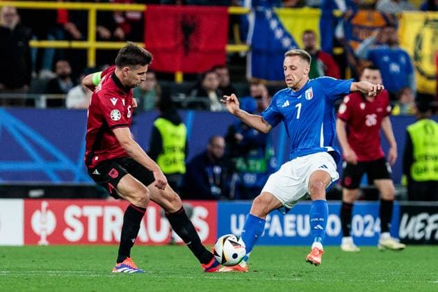 UEFA EURO, EM, Europameisterschaft,Fussball 2024: Gruppenspiel Italien - Albanien; 15.06.2024 Zweikampf Berat Djimsiti (Albanien, 6), Davide Frattesi (Italien, 7) UEFA EURO 2024: Gruppenspiel Italien - Albanien; BVB Stadion Dortmund, Dortmund am 15.06.2024 Copyright: xBEAUTIFULxSPORTS Meuselx