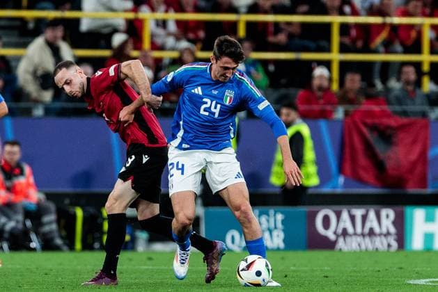 UEFA EURO, EM, Europameisterschaft,Fussball 2024: Gruppenspiel Italien - Albanien; 15.06.2024 Zweikampf Klaus Gjasula (Albanien, 8), Andrea Cambiaso (Italien, 24) UEFA EURO 2024: Gruppenspiel Italien - Albanien; BVB Stadion Dortmund, Dortmund am 15.06.2024 Copyright: xBEAUTIFULxSPORTS Meuselx