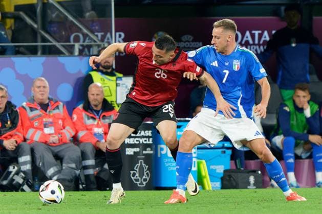 Arber Hoxha of Albania in action against Davide Frattesi of Italy during UEFA EURO, EM, Europameisterschaft,Fussball 2024 - Italy vs Albania, UEFA European Football Championship in Dortmund, Germany, June 15 2024  Copyright: xEmmanuelexMastrodonato IPAxSportx xx IPA_47154281 IPA_Agency_IPA47154281