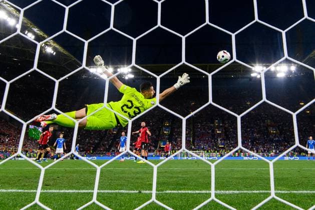 240615 goalkeeper Thomas Strakosha of Albania during the UEFA EURO, EM, Europameisterschaft,Fussball 2024 Football Championship match between Italy and Albania on June 15, 2024 in Dortmund. Photo: Jesper Zerman BILDBYRAN kod JZ JZ0538 fotboll football soccer fotball fotbolls-em europamästerskap em uefa euro uefa european football championship euro 2024 italy albanien albania bbeng Copyright: JESPERxZERMAN BB240615JZ113