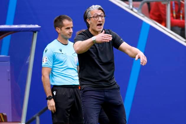 YAKIN Murat Trainer Team Schweiz UEFA Fussball EURO 2024 in Deutschland Spiel Gruppe A Ungarn - Schweiz 1 : 3 am 15.06.2024 in Koeln DFL REGULATIONS PROHIBIT ANY USE OF PHOTOGRAPHS as IMAGE SEQUENCES and or QUASI-VIDEO Copyright: xLacixPerenyix