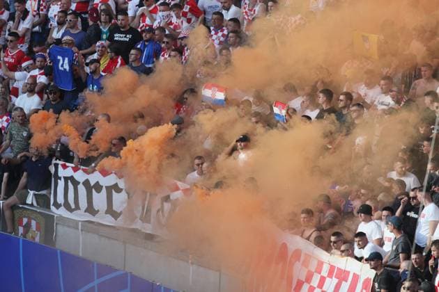 Berlin, Deutschland, 15.06.2024: Olympiastadion: Fußball-EM 2024, Gruppe B, Spanien - Kroatien: Rauchschwaden über kroatischem Fanblock Copyright: xdtsxNachrichtenagenturx dts_40347