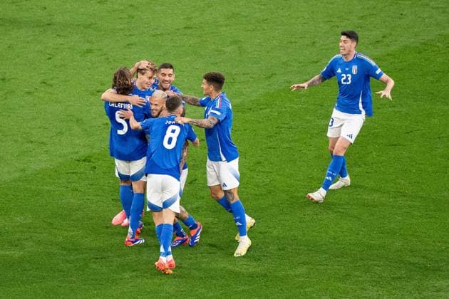 GER, EURO 2024, Group B, Italien (ITA) vs Albanien (ALB) 15.06.2024, BVB Stadium Dortmund, Dortmund, GER, EURO 2024, Group B, Italien (ITA) vs Albanien (ALB) Im Bild: Jubel nach dem Tor zum 1 : 1 ;Torjubel Jubel; jubelt; jubeln; Ausgleich durch Alessandro Bastoni (Italien ITA, 23); Gestik, Mimik, Emotionen;