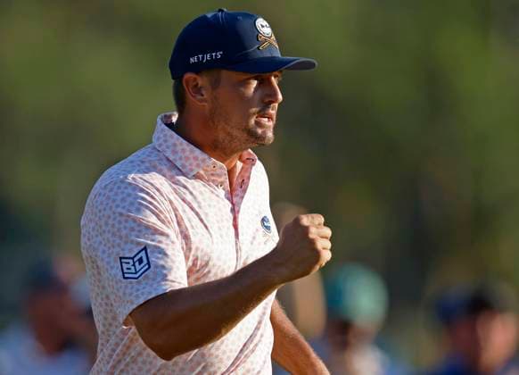 Sport Bilder des Tages Bryson DeChambeau celebrates after sinking a birdie putt on the fourteenth hole during the third round of the 124th U.S. Open golf championship at Pinehurst Resort & Country Club in Pinehurst, N.C. on Saturday, June 15, 2024.  NCP20240615362 JOHNxANGELILLO