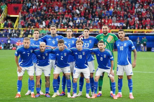 (240616) -- DORTMUND, June 16, 2024 -- Players of Italy line up for photos before the UEFA EURO, EM, Europameisterschaft,Fussball 2024 Group B match between Italy and Albania in Dortmund, Germany on June 15, 2024. ) (SP)GERMANY-DORTMUND-FOOTBALL-EURO 2024-ITALY VS ALBANIA PengxZiyang 