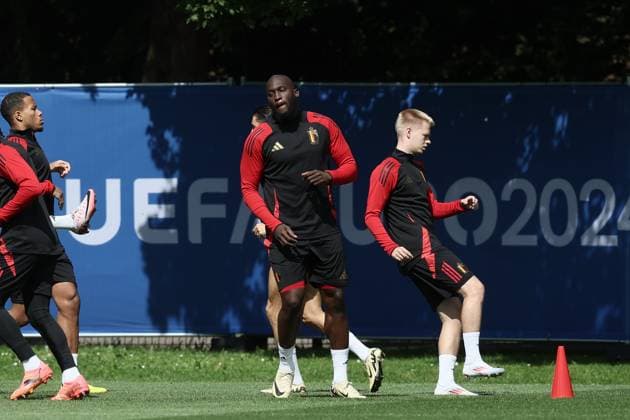 EURO 2024, Nationalteam Belgien, Training Belgium s Romelu Lukaku (C) pictured during a training session of Belgian national soccer team Red Devils, Sunday 16 June 2024 at their base camp in Freiberg am Neckar, Germany, in preparation of the UEFA EURO, EM, Europameisterschaft,Fussball 2024 European Soccer Championships. The Red Devils play in Group E at the Euro 2024 European Championships in Germany. BRUNOxFAHY  x94656892x