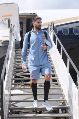 SERBIA FOOTBALL TEAM ALEKSANDAR MITROVIC fudbaler reprezentacije Srbije dolazak pred utakmicu UEFA Evropskog prvenstva 2024 godine protiv Engleske aerodrom Minster Osnabrik, Minster 15.06.2024. godine Foto: Fudbal, Reprezentacija, Srbija, UEFA Evropsko prvenstvo, EURO 2024FOOTBALL, SERBIA, UEFA European Championship, EM, Europameisterschaft EURO 2024 Muenster Muenster Osnabrueck airport Germany Copyright: xMarkoxMetlas xMNxPressx