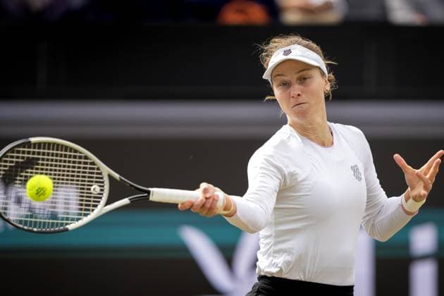 Tennis, WTA-Turnier in s Hertogenbosch ROSMALEN - Liudmila Samsonova (RUS) in action against Ekaterina Alexandrova (RUS) during the semi-finals of the Libema Open tennis tournament in Rosmalen. ANP SANDER KONING xVIxANPxSportx xxANPxIVx 501216531 originalFilename: 501216531.jpg