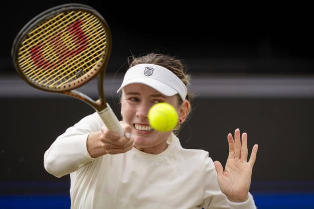 Tennis, WTA-Turnier in s Hertogenbosch ROSMALEN - Ekaterina Alexandrova (RUS) in action against Liudmila Samsonova (RUS) during the semi-final of the Libema Open tennis tournament in Rosmalen. ANP SANDER KONING xVIxANPxSportx xxANPxIVx 501216857 originalFilename: 501216857.jpg