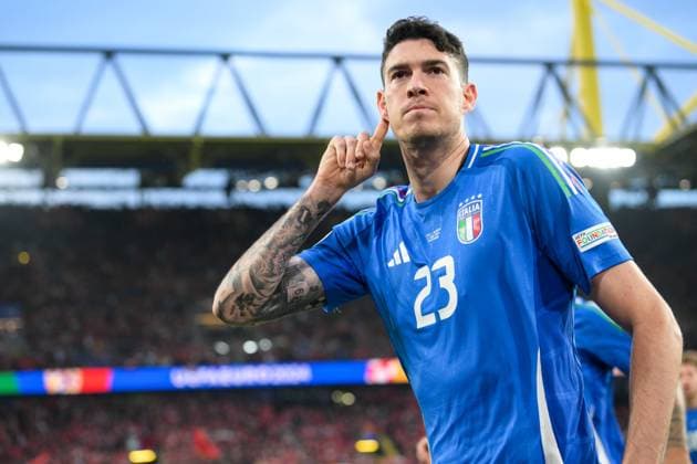 Fußball, UEFA EURO, EM, Europameisterschaft,Fussball 2024, 20240615, Italien - Albanien. Im Bild Alessandro BASTONI (Italien, 23) Torjubel bejubelt Jubel Tor 1:1. Dortmund BVB Stadion Dortmund Nordrhein-Westfalen Deutschland Copyright: Passion2Press MarkusxFischerx