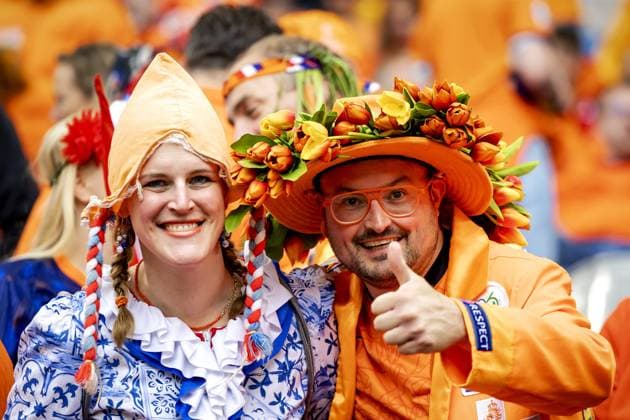 HAMBURG - Fans in the stands prior to the UEFA EURO, EM, Europameisterschaft,Fussball 2024 group D match between Poland and the Netherlands at the Volksparkstadion on June 16, 2024 in Hamburg, Germany. ANP KOEN VAN WEEL UEFA EURO 2024 2024 xVIxANPxSportx xxANPxIVx 501226730 originalFilename: 501226730.jpg