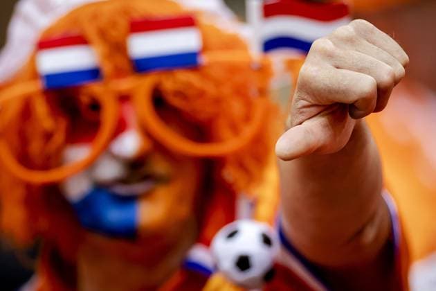HAMBURG - Fans in the stands prior to the UEFA EURO, EM, Europameisterschaft,Fussball 2024 group D match between Poland and the Netherlands at the Volksparkstadion on June 16, 2024 in Hamburg, Germany. ANP KOEN VAN WEEL UEFA EURO 2024 2024 xVIxANPxSportx xxANPxIVx 501227134 originalFilename: 501227134.jpg