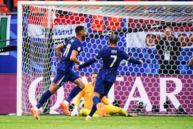 Torjubel Jubel Niederlande nach Tor zum 1:1 Cody Gakpo (Niederlande, 11) GER, Polen vs. Niederlande, Fussball Europameisterschaft, UEFA EURO, EM, Europameisterschaft,Fussball 2024, Spieltag 1, 16.06.2024 GER, Polen vs. Niederlande, Fussball Europameisterschaft, UEFA Euro 2024, Spieltag 1, 16.06.2024 Hamburg Copyright: xEibner-Pressefoto MarcelxvonxFehrnx EP_MFN