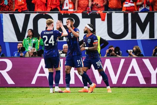 Torjubel Jubel Niederlande nach Tor zum 1:1 Cody Gakpo (Niederlande, 11) GER, Polen vs. Niederlande, Fussball Europameisterschaft, UEFA EURO, EM, Europameisterschaft,Fussball 2024, Spieltag 1, 16.06.2024 GER, Polen vs. Niederlande, Fussball Europameisterschaft, UEFA Euro 2024, Spieltag 1, 16.06.2024 Hamburg Copyright: xEibner-Pressefoto MarcelxvonxFehrnx EP_MFN