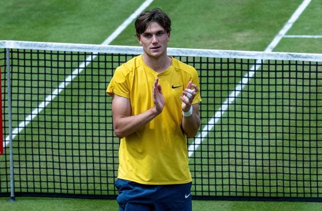 Jubel und Freude nach seinem verwandelten Matchball zum 3:6, 7:6, 6:4 über Matteo Berrettini (ITA) bei Jack Draper (GBR). xettx, Deutschland, Stuttgart, 16.06.2024, Tennis, Boss Open, 2024, Finale, J.Draper (GBR) - M.Berrettini (ITA), TC Weissenhof, Center Court Foto: A2 Bildagentur Peter Hartenfelser
