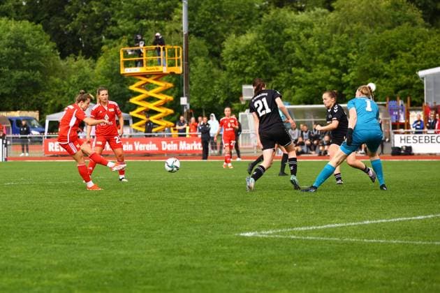 Fussball I Frauen I Aufstiegsspiel 2. Bundesliga I SV Henstedt-Ulzburg - 1.FC Union Berlin I 16.06.2024 Lisa Heiseler (7, 1. FC Union Berlin Frauen) Liv Rike Fuß (21, SV Henstedt-Ulzburg) Laura Jungblut (1, SV Henstedt-Ulzburg) Henstedt-Ulzburg Beckersbergstadion Schleswig-Holstein Deutschland Copyright: xLobeca RHx