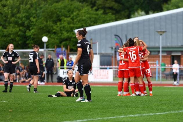 Fussball I Frauen I Aufstiegsspiel 2. Bundesliga I SV Henstedt-Ulzburg - 1.FC Union Berlin I 16.06.2024 1. FC Union Berlin Frauen bejubeln das 0-1 Henstedt-Ulzburg Beckersbergstadion Schleswig-Holstein Deutschland Copyright: xLobeca RHx