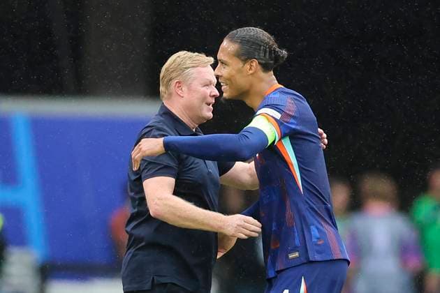 Trainer Ronald Koeman (Netherlands) und Virgil van Dijk (Netherlands) jubeln, UEFA EURO, EM, Europameisterschaft,Fussball 2024 - Group D, Poland vs Netherlands, Volksparkstadion Hamburg, 16.06.2024, Hamburg, Deutschland.