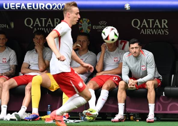 (240616) -- HAMBURG, June 16, 2024 -- Robert Lewandowski (1st R) of Poland reacts during the UEFA EURO, EM, Europameisterschaft,Fussball 2024 Group D match between Poland and the Netherlands in Hamburg, Germany on June 16, 2024. ) (SP)GERMANY-HAMBURG-FOOTBALL-EURO 2024-POLAND VS THE NETHERLANDS XiaoxYijiu 