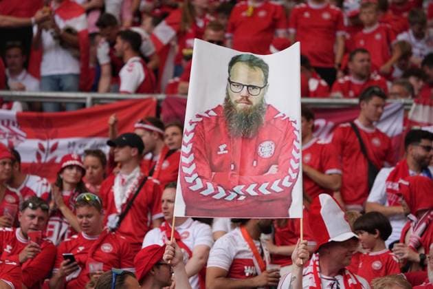 Dänische Fans - Stuttgart 16.06.2024: Dänemark vs. Slowenien, EURO2024 M6, Gruppe C, EM-Arena Stuttgart